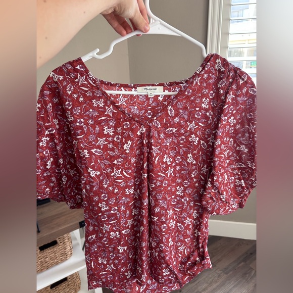 Madewell Tops - Madewell Floral V-Neck Short Sleeve Blouse